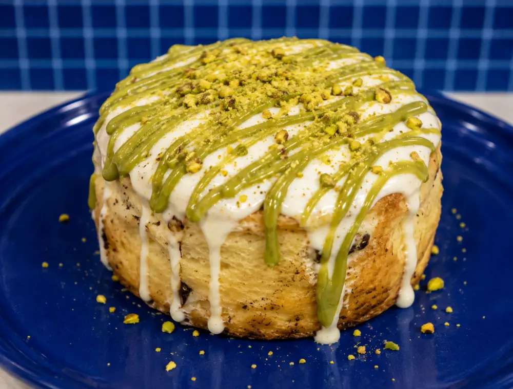 Pistachio cinnamon roll
