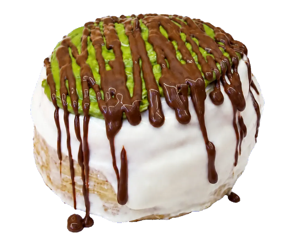 Dubai Chocolate cinnamon roll