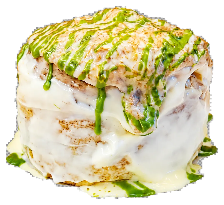 Golden Kunafa cinnamon roll
